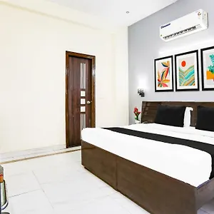 Super Collection O Sector 45 Near Huda Metro Station India